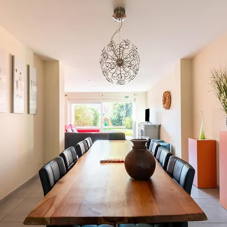 Spacious Holiday Home With Garden Ferienhaus Nieuwpoort