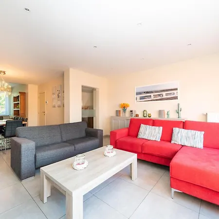 Ferienhaus Spacious Holiday Home With Garden