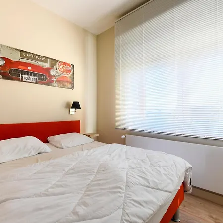Ferienhaus Spacious Holiday Home With Garden Nieuwpoort
