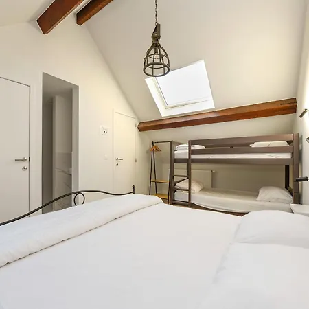 Spacious Holiday Home With Garden Nieuwpoort
