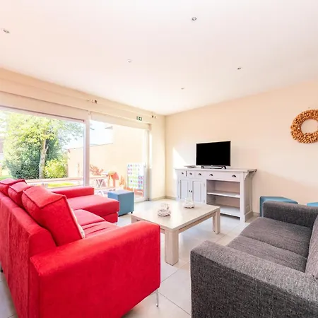 Spacious Holiday Home With Garden Ferienhaus Nieuwpoort