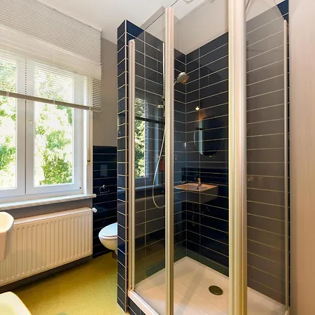Spacious Holiday Home With Garden Ferienhaus Nieuwpoort