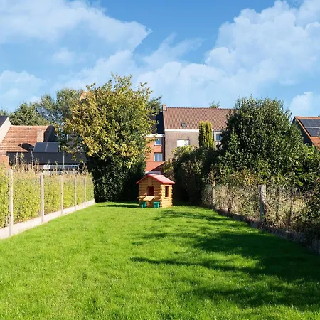 Spacious Holiday Home With Garden * Nieuwpoort